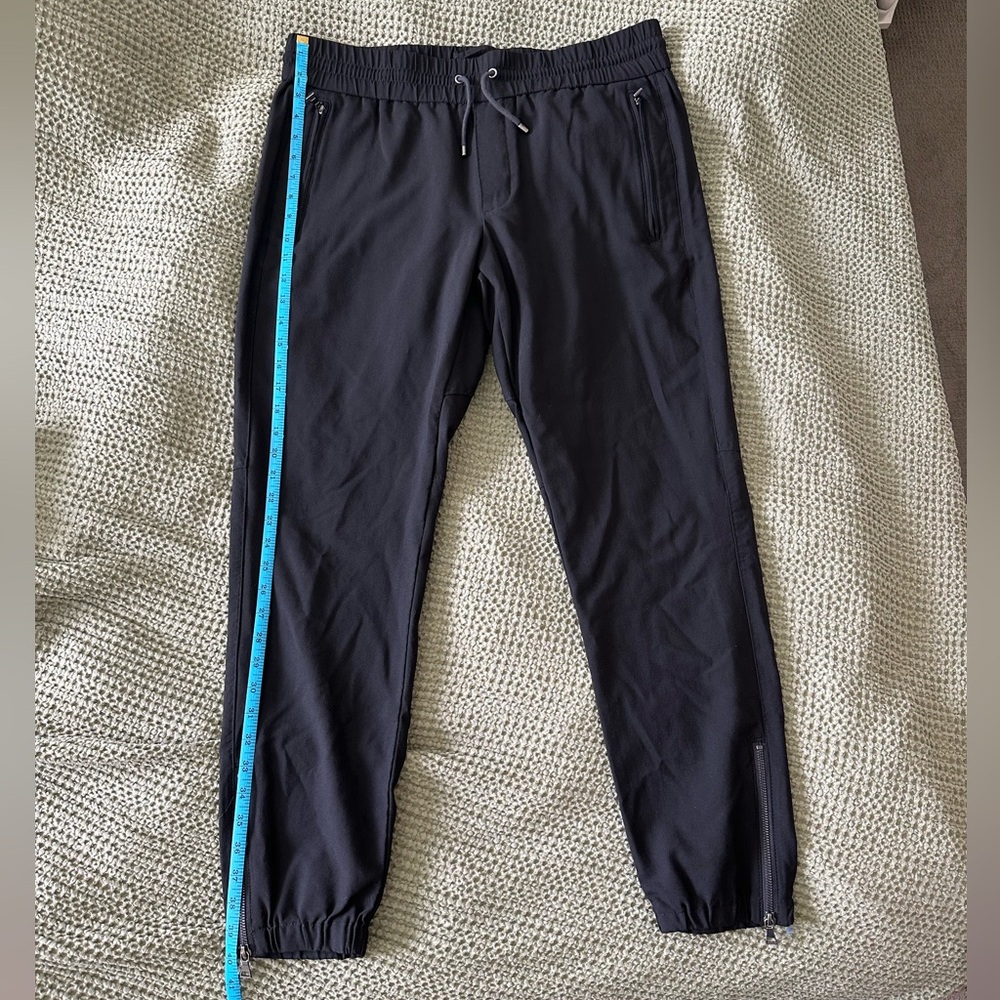 Men’s wool Vince black traveler joggers size large elastic waistband